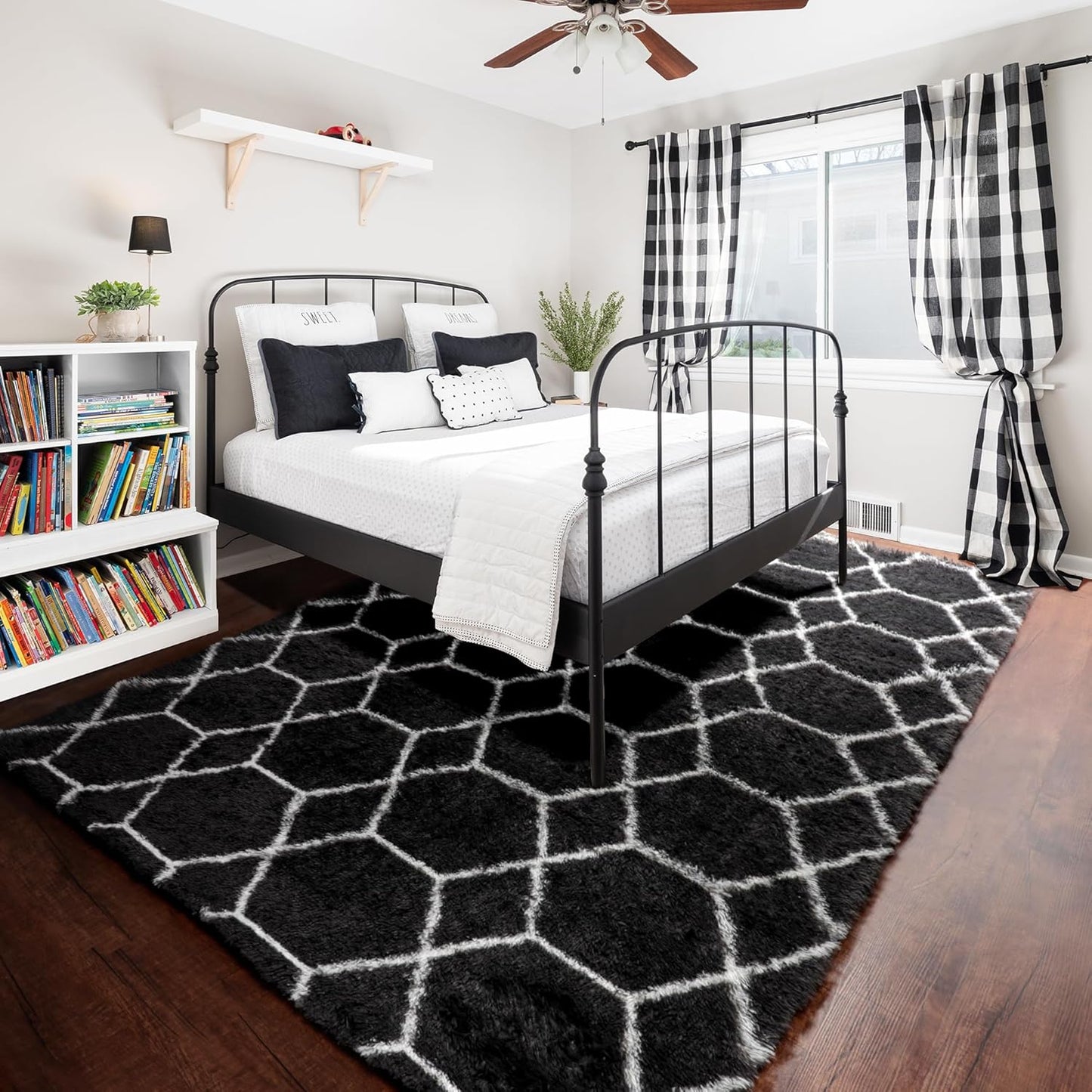 ONASAR Large Area Rugs for Living Room, 7x10 Black and White Rug, Boho Thick Floor Mat for Bedroom Home Decor Aesthetic, Soft Fuzzy Shaggy Plush Fluffy Geometric Carpet for Teen Dorm Classroom