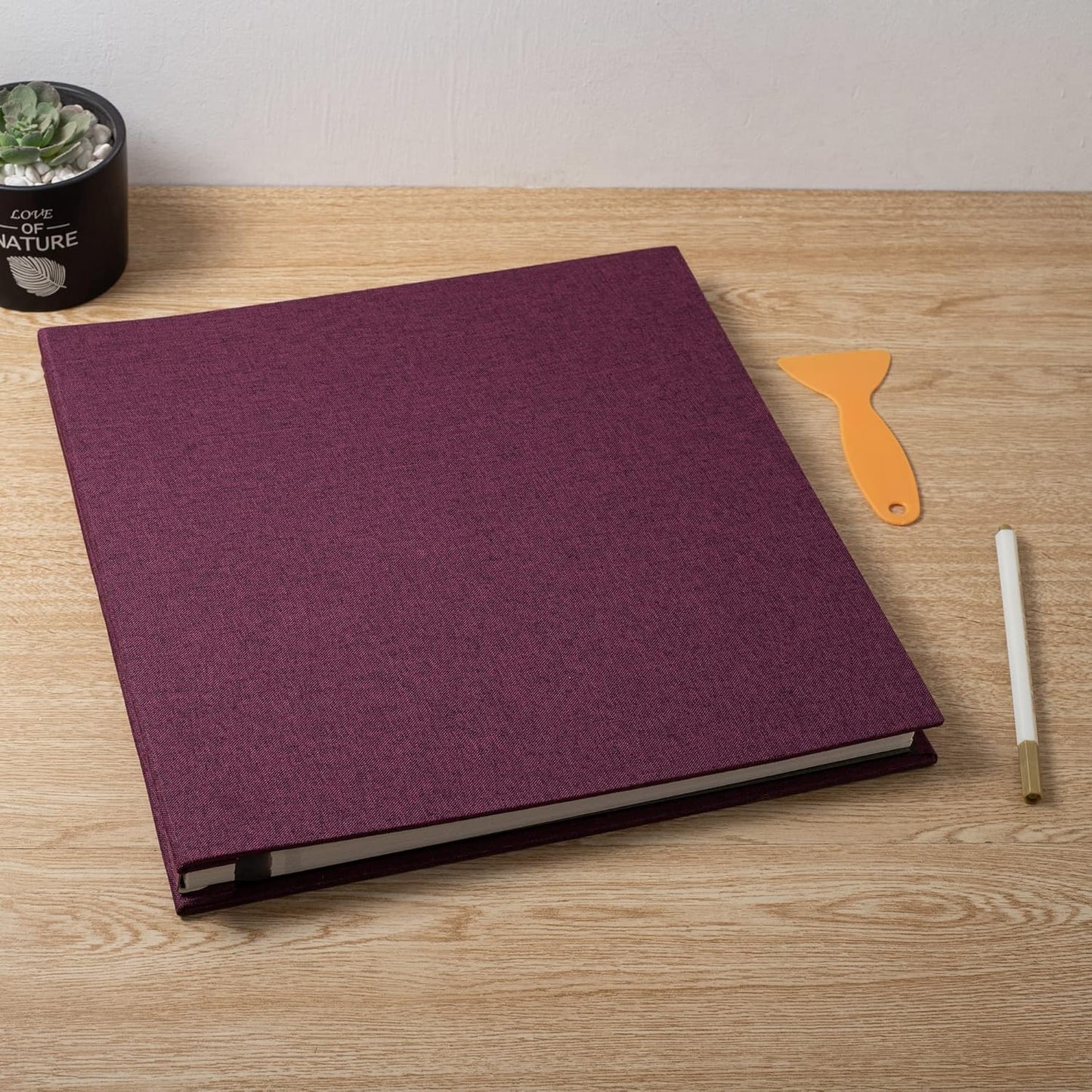 Large Photo Album Self Adhesive Scrapbook Album for 4×6 5×7 8×10 Pictures DIY Magnetic Linen Cover Album 40 Pages for Family Wedding Gifts with Metal Pen and Plastic Board