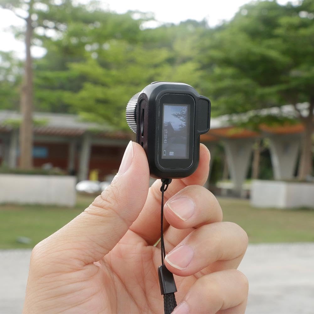 Keychain Camera, World's Smallest 1080P Hd Mini Camera llavero,Keychain Photo/Video Camera, Retro Portable Mini，100 Mins Battery Life, for Students, Kids (No Memory Card)