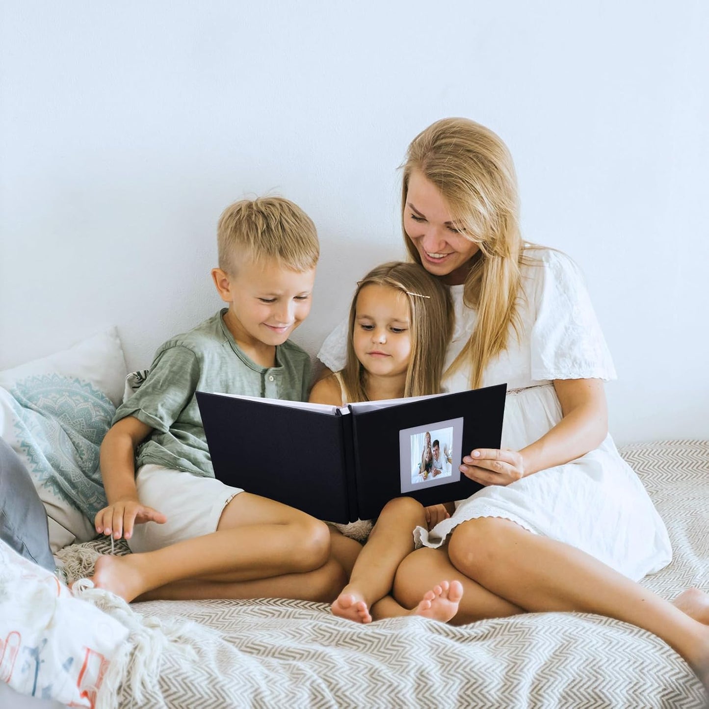 Photo Album Self Adhesive Pages Scrapbook Large Magnetic Photo Albums with Sticky Pages Scrapbooks for Wedding Baby for 4x6 5x7 8x10 Picture Photo Books 13.2x12.8 Black 40 Pages