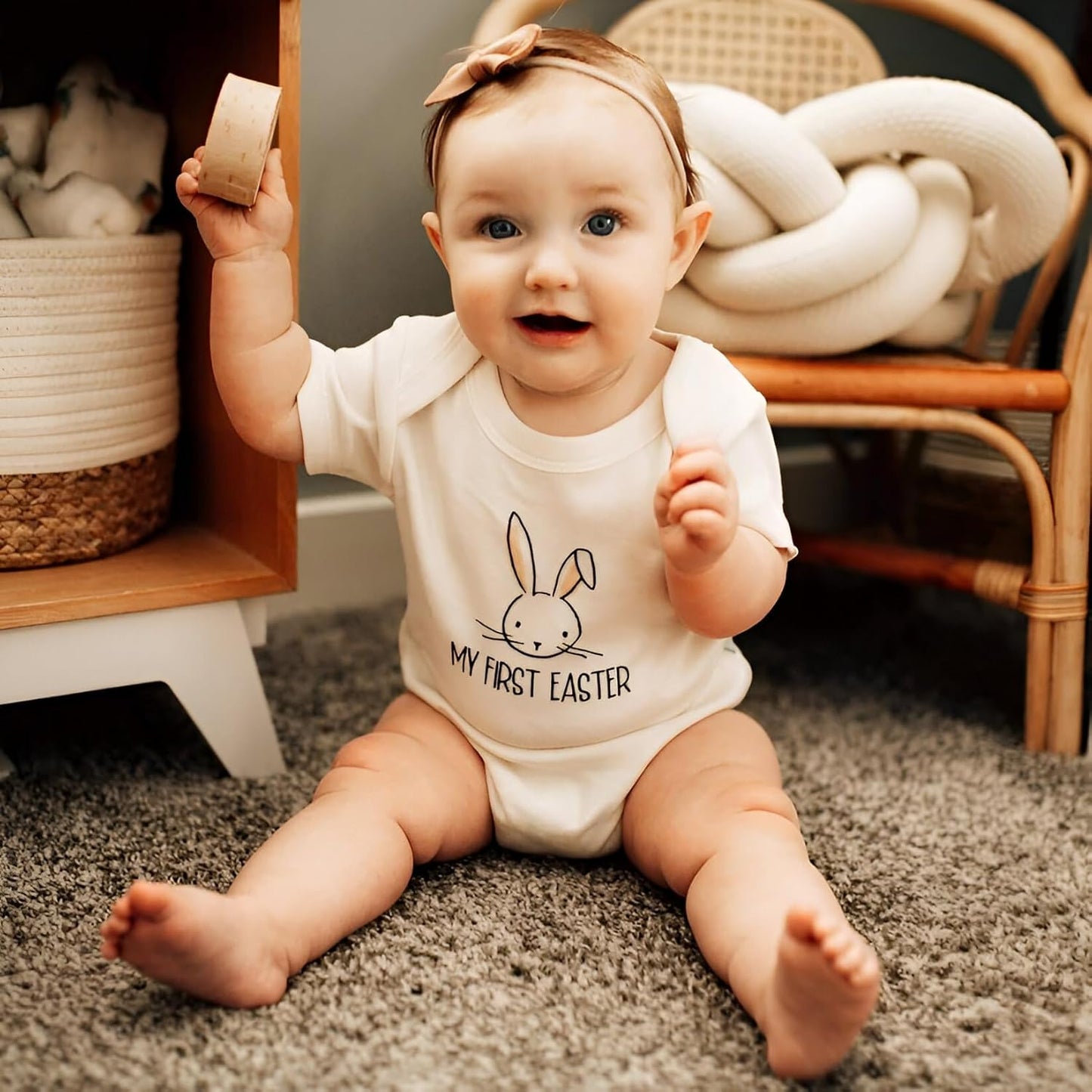 Finn + Emma Organic Cotton Graphic Baby Onesie - Gender Neutral Bodysuits for Babies 0-12 Months in Multiple Sizes and Styles
