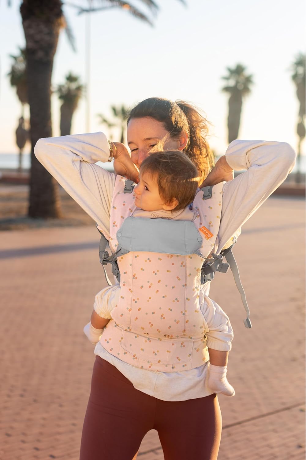 Beco Gemini Baby Carrier from Newborn to Toddler - Certified Ergonomic Newborn Baby Carrier for Infants and Children of 7-35 lbs - M Shape, Adjustable Seat, 100% Cotton (Dots)