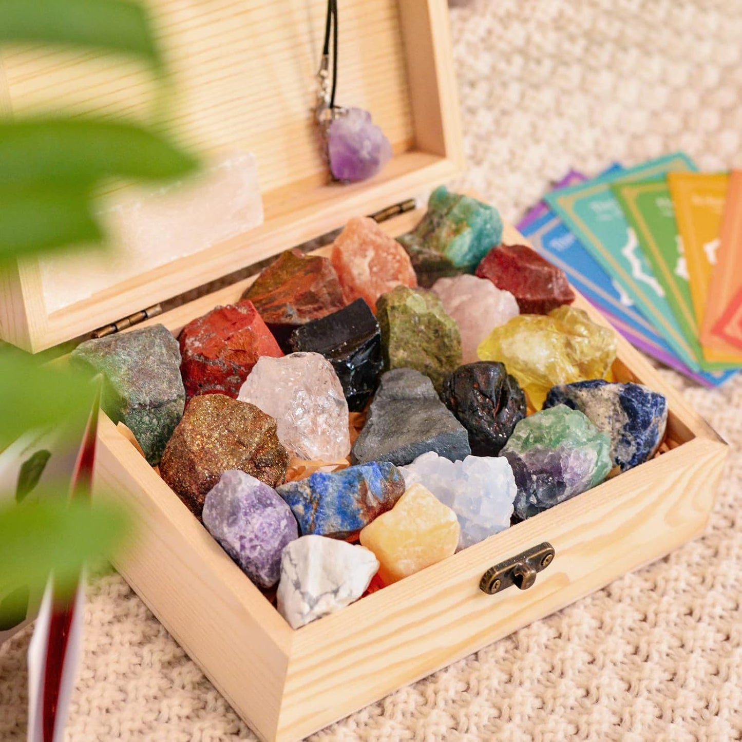 AOOVOO 31Pcs Real Crystals and Healing Stones with Crystal Necklace, Crystals for Beginners with Guide, 21 Real Healing Chakra Stones, Rose Quartz