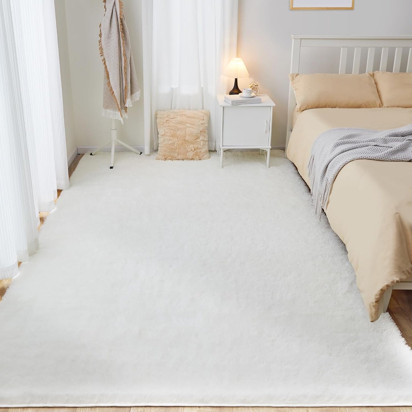 Fluffy Shag Area Rug, 4x6 White Rugs for Bedroom, Soft Plush Area Rugs for Living Room, Non-Slip Indoor Carpet for Nursery, Study Room, Dressing Room, Home Decor
